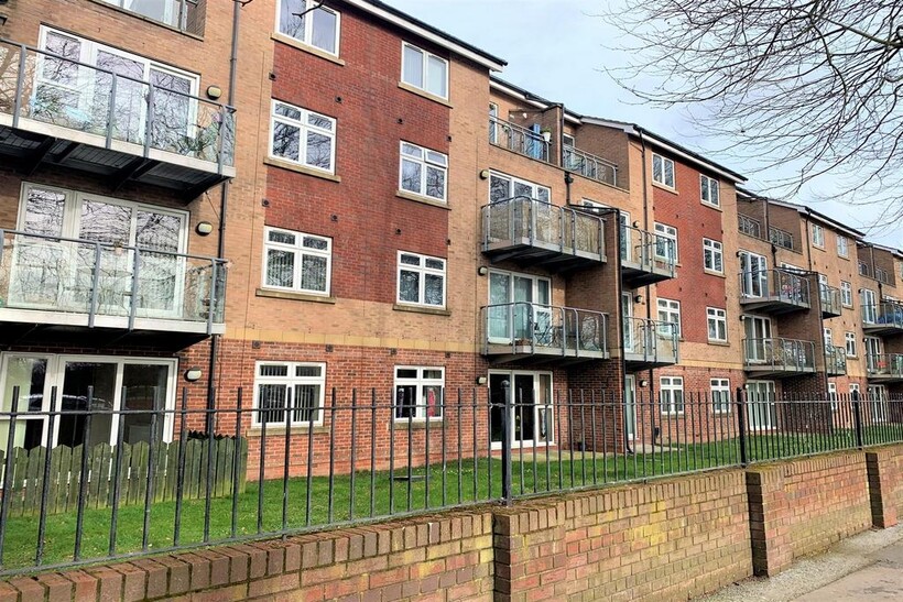 Cottingham Road, Hull HU6 1 bed apartment to rent - £525 pcm (£121 pw)