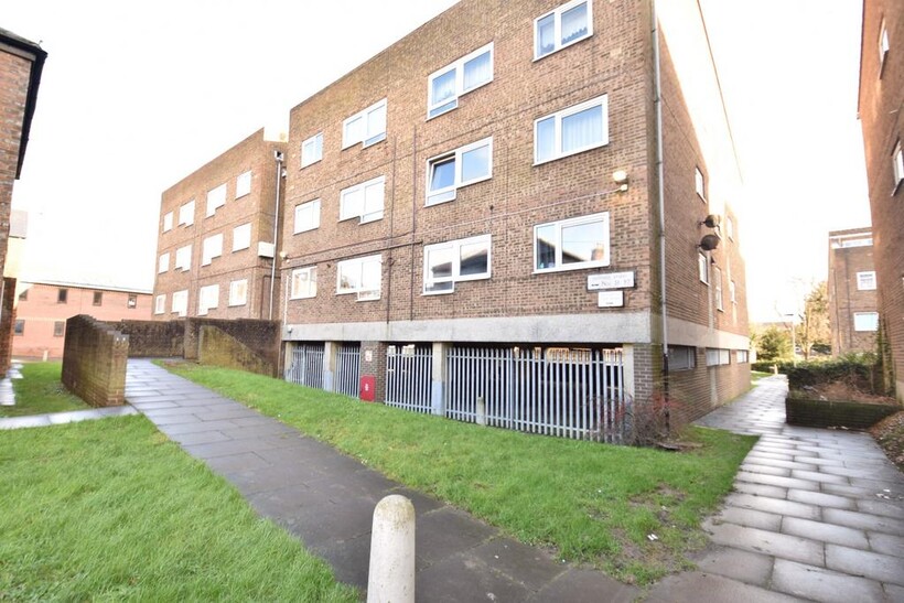 Hastings Street, Luton, Bedfordshire, LU1 1 bed flat to rent - £800 pcm (£185 pw)