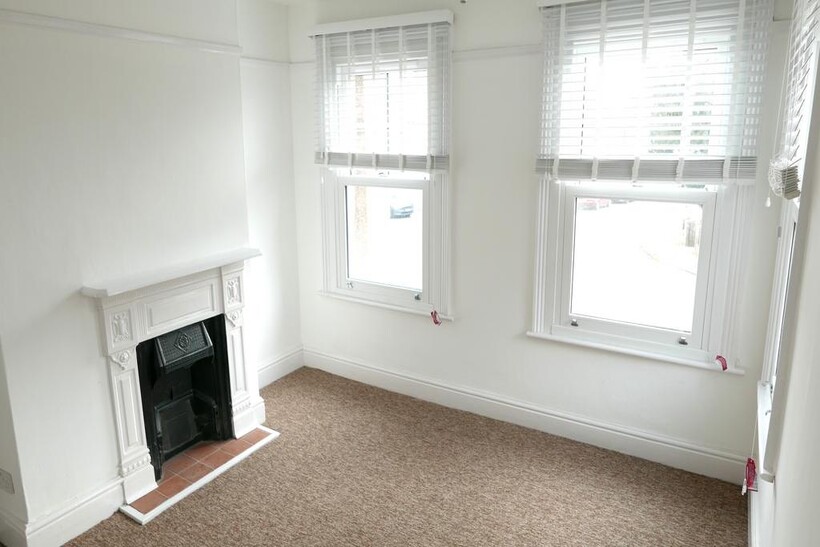 West Heath Road, London SE2 2 bed flat to rent - £1,500 pcm (£346 pw)