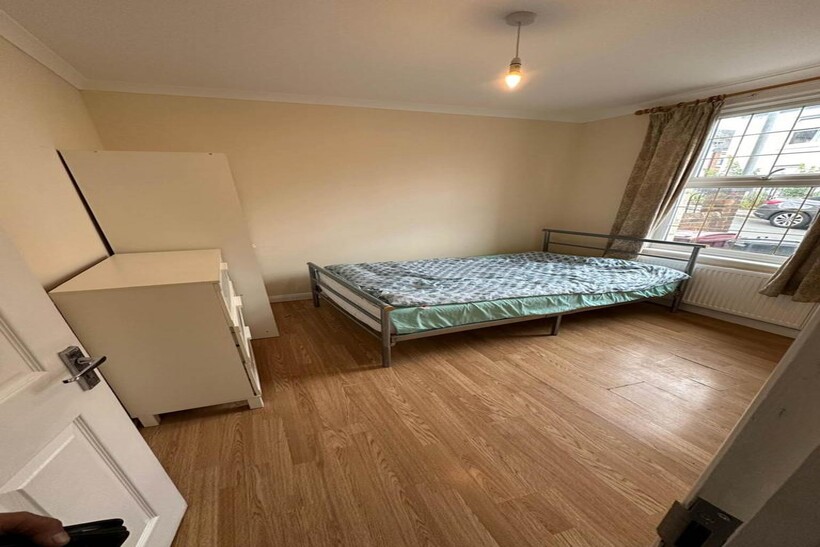 Chesterman Street, Reading House share to rent - £580 pcm (£134 pw)
