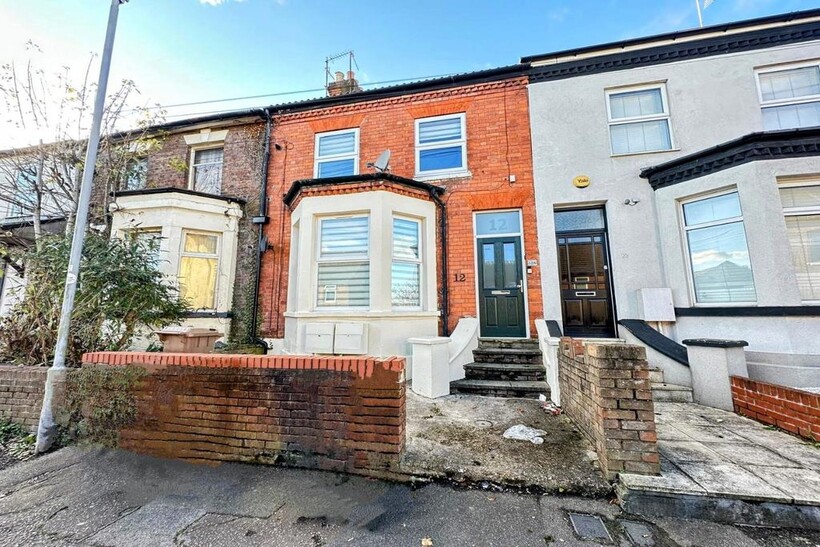 Salisbury Road, Luton, Bedfordshire... 1 bed ground floor flat to rent - £1,000 pcm (£231 pw)