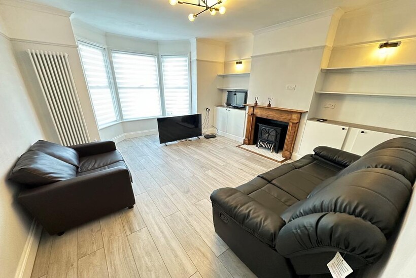 Salisbury Road, Luton, Bedfordshire... 1 bed ground floor flat to rent - £1,000 pcm (£231 pw)