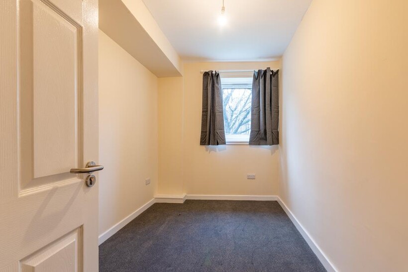 0897L – West Pilton Gardens, Edinburgh, EH4 4DT 1 bed flat to rent - £595 pcm (£137 pw)