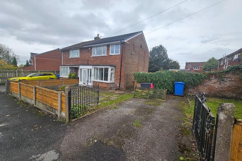 Wildbrook Road, Little Hulton... 3 bed semi-detached house to rent - £1,000 pcm (£231 pw)