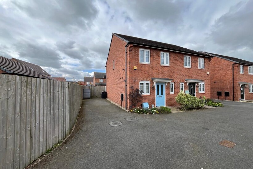 Mill Hill Wood Way, Ibstock LE67 2 bed semi-detached house to rent - £895 pcm (£207 pw)