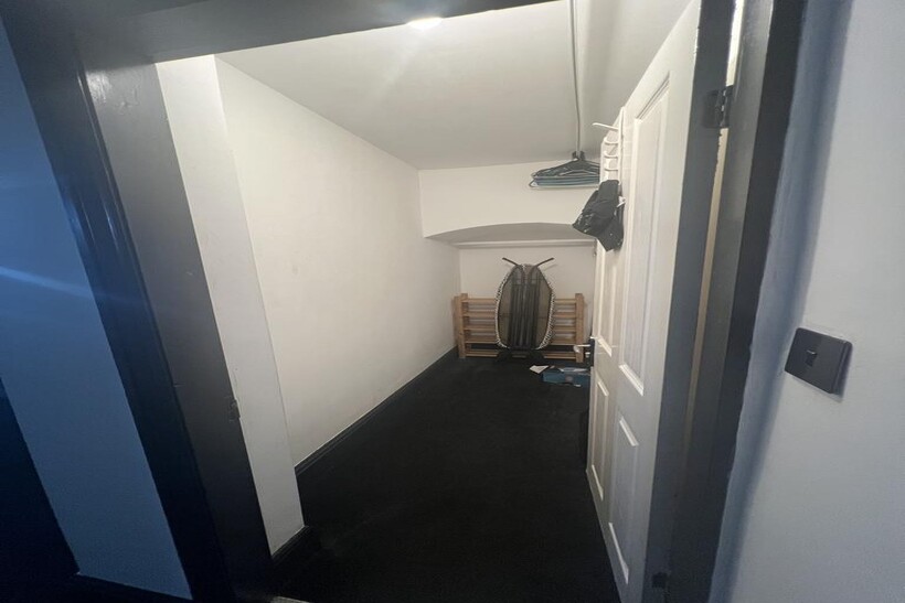 Sandford Road, Birmingham B13 2 bed flat to rent - £1,500 pcm (£346 pw)