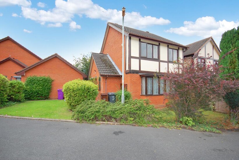 Kingswood Gardens, Wolverhampton WV4 3 bed detached house to rent - £1,150 pcm (£265 pw)