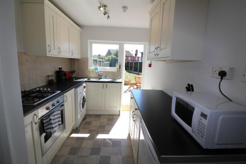 Winchester, Colchester, CO2 1 bed in a house share to rent - £550 pcm (£127 pw)