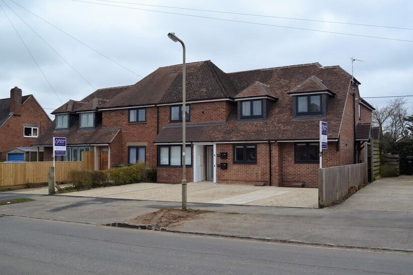 Leyshon Road, Wheatley, Oxford... 1 bed flat to rent - £1,100 pcm (£254 pw)