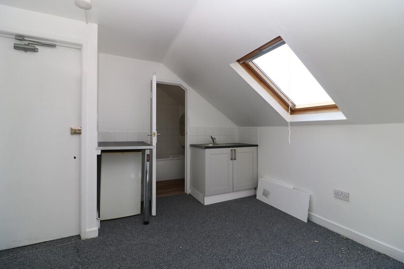 Lewisham High Street, London SE13 1 bed in a flat share to rent - £1,000 pcm (£231 pw)