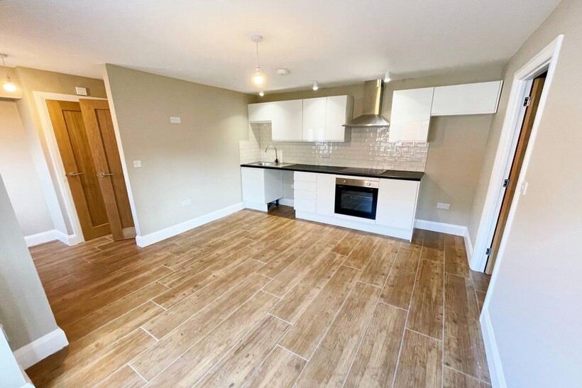 Park Road West, Bedford MK41 1 bed ground floor maisonette to rent - £800 pcm (£185 pw)