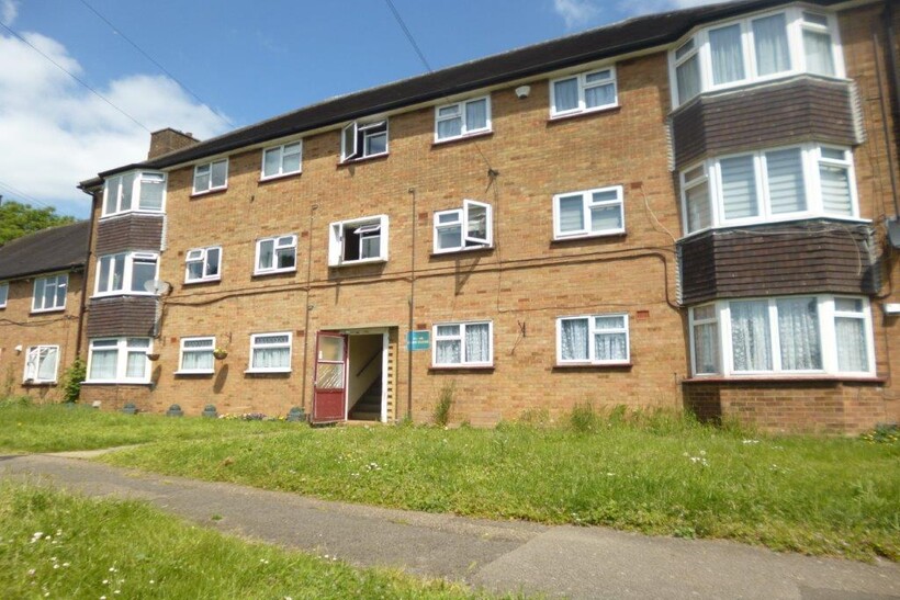 Shaw Close, Cheshunt EN8 3 bed apartment to rent - £1,500 pcm (£346 pw)