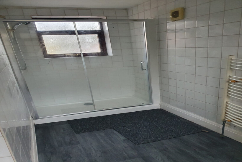 Risley Avenue, Manchester M9 1 bed in a house share to rent - £400 pcm (£92 pw)