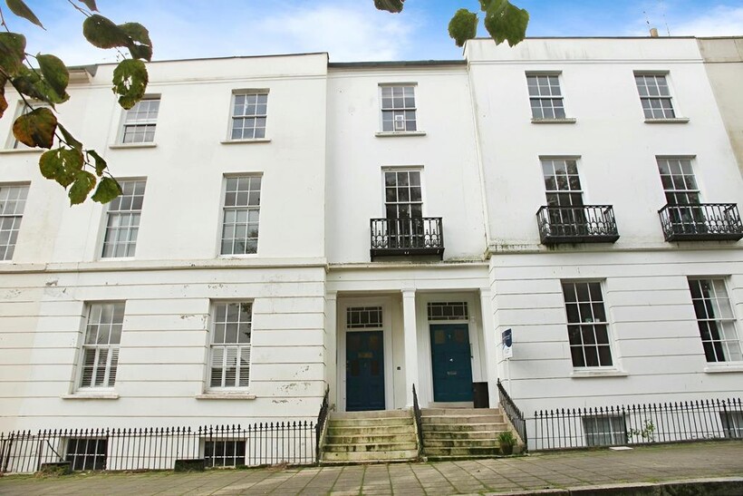 Strangways Terrace, Truro, TR1 1 bed flat to rent - £975 pcm (£225 pw)