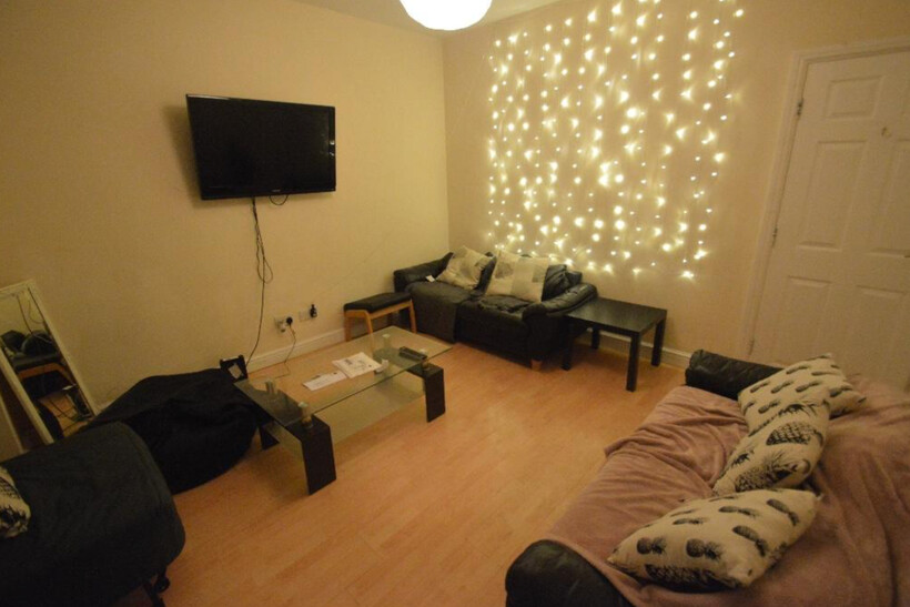 Mayville Avenue, Leeds LS6 5 bed house to rent - £412 pcm (£95 pw)