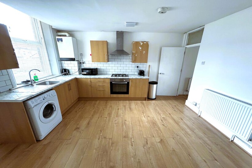 Argyle Road, Ilford IG1 2 bed flat to rent - £1,700 pcm (£392 pw)