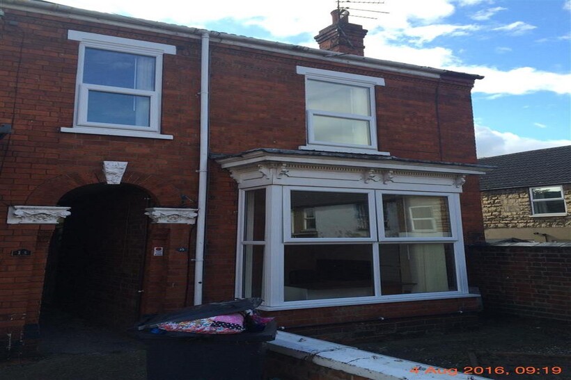 South Parade, Lincoln, LN1 4 bed semi-detached house to rent - £500 pcm (£115 pw)