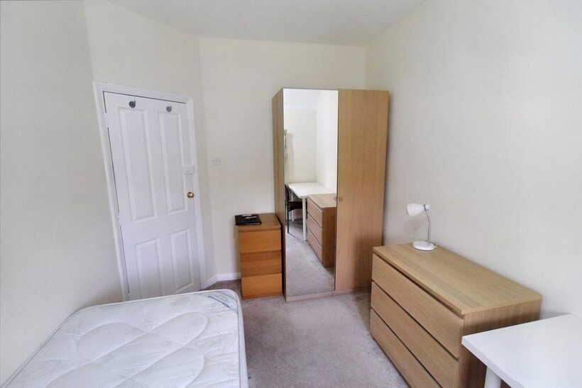 Queens Road West, Beeston... 1 bed property to rent - £325 pcm (£75 pw)