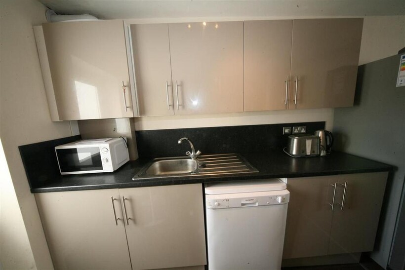 Room, Gloucester Road 1 bed in a house share to rent - £550 pcm (£127 pw)