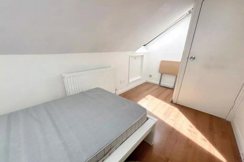 St. Elmo Road, London W12 1 bed in a flat share to rent - £599 pcm (£138 pw)