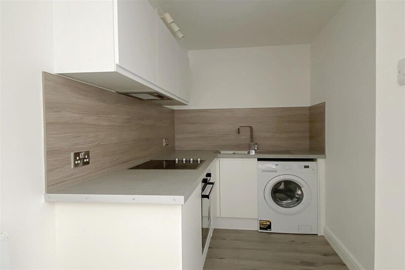 Howard Place, Brighton BN1 House share to rent - £1,050 pcm (£242 pw)