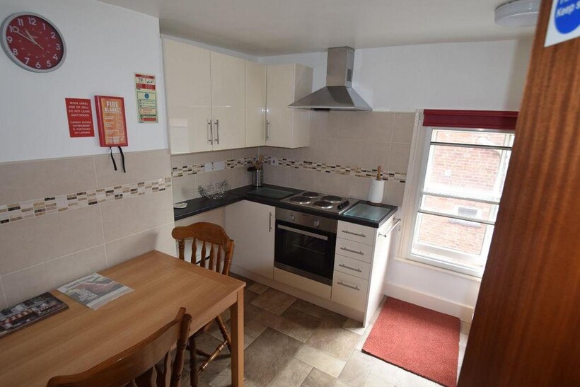 Greenwood House, Flat 2, 1 New Street 2 bed flat to rent - £1,040 pcm (£240 pw)