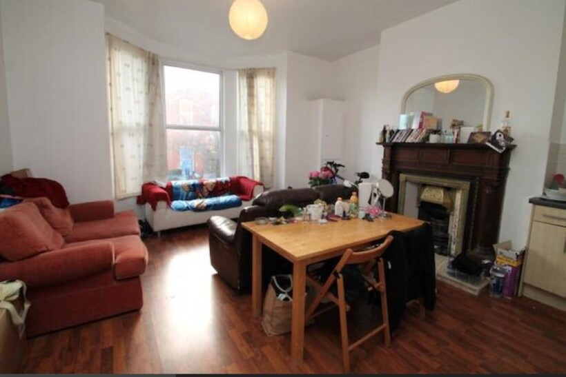 Flat 2, 39 Regent Park Terrace, Hyde... 2 bed flat to rent - £1,014 pcm (£234 pw)