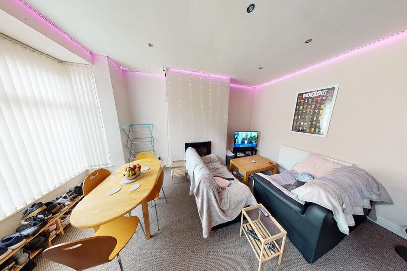 Royal Park Terrace, Leeds 4 bed house to rent - £511 pcm (£118 pw)