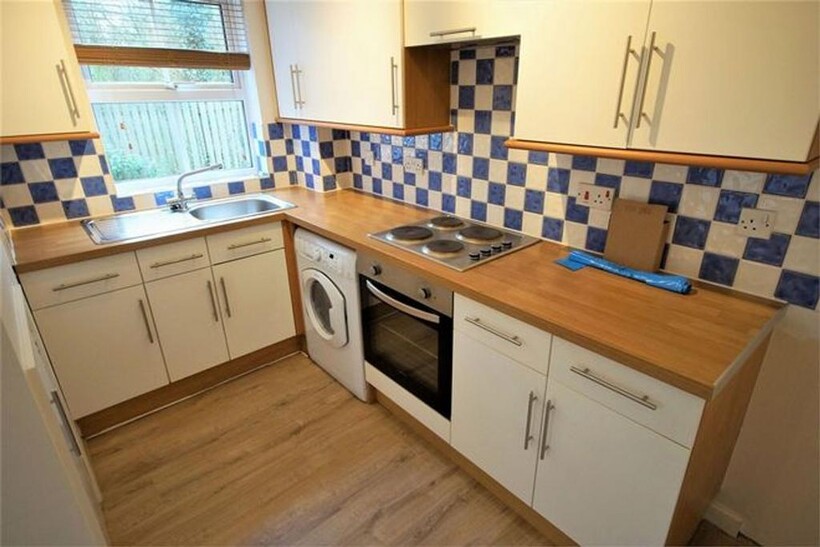 Manea Close, Reading RG6 1 bed terraced house to rent - £1,025 pcm (£237 pw)