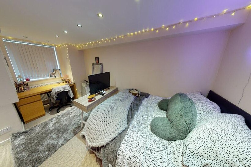 Royal Park Terrace, Leeds 4 bed house to rent - £511 pcm (£118 pw)