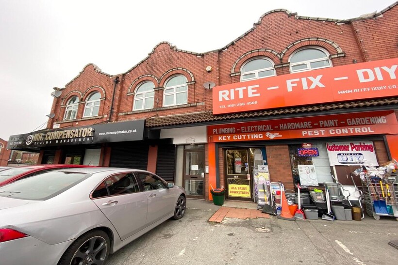 Dickenson Road, Manchester M13 2 bed flat to rent - £1,000 pcm (£231 pw)