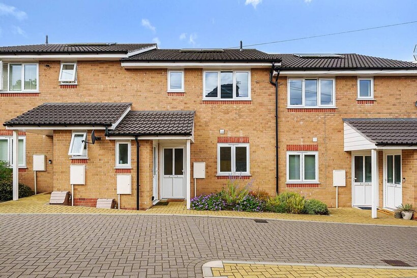 Woking, Surrey, Woking, WOKING, GU22 1 bed flat to rent - £1,550 pcm (£358 pw)