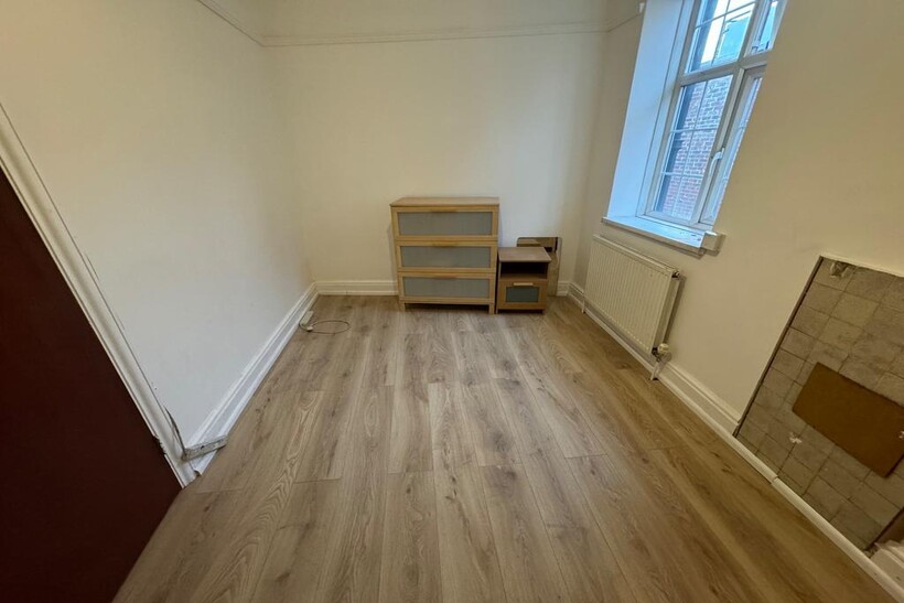 High Street, Croydon CR0 1 bed in a flat share to rent - £650 pcm (£150 pw)