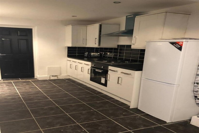 Halsbury Road, Liverpool L6 1 bed in a house share to rent - £433 pcm (£100 pw)