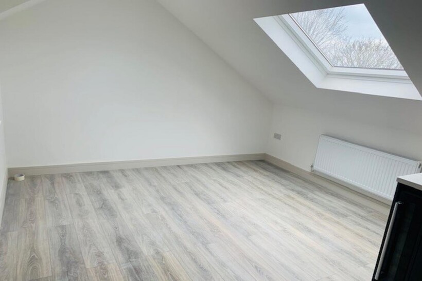 Croydon CR0 1 bed flat to rent - £1,200 pcm (£277 pw)