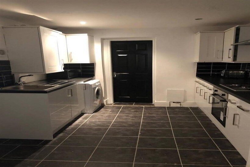 Halsbury Road, Liverpool L6 1 bed in a house share to rent - £433 pcm (£100 pw)