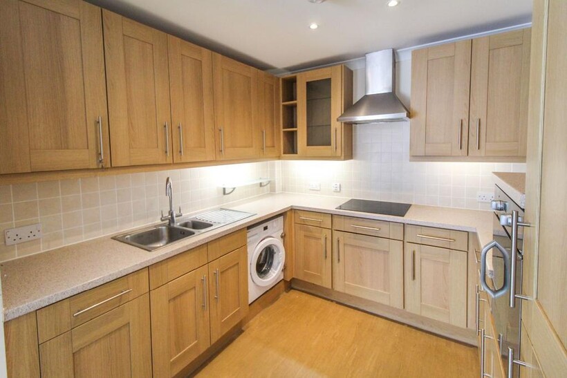 Ladyslaude Court, Bramley Way, Bedford 1 bed apartment to rent - £700 pcm (£162 pw)