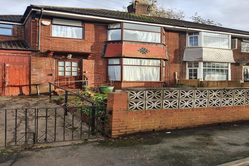 Risley Avenue, Manchester M9 1 bed in a house share to rent - £350 pcm (£81 pw)