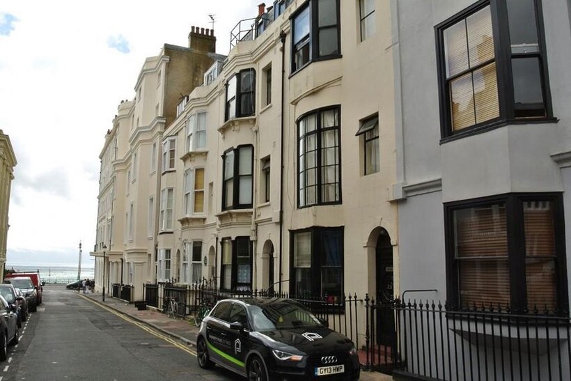 Burlington Street, Brighton BN2 1AU Apartment to rent - £600 pcm (£138 pw)