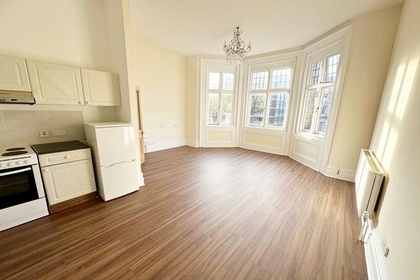 The Drive, Hove BN3 1 bed flat to rent - £1,125 pcm (£260 pw)