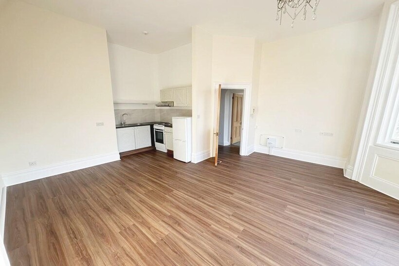 The Drive, Hove BN3 1 bed flat to rent - £1,125 pcm (£260 pw)