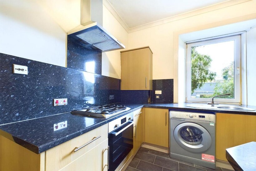 Seafield Road, Leith, Edinburgh, EH6 1 bed flat to rent - £800 pcm (£185 pw)