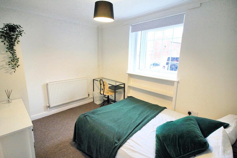 Toftes Place, Norwich NR5 1 bed in a house share to rent - £500 pcm (£115 pw)