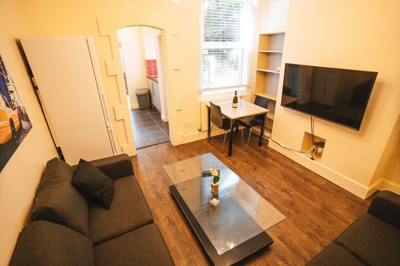 5 Walton Road, Ecclesall 4 bed terraced house to rent - £360 pcm (£83 pw)