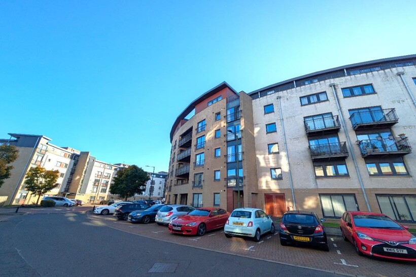 East Pilton Farm Crescent, Fettes... 3 bed flat to rent - £1,500 pcm (£346 pw)