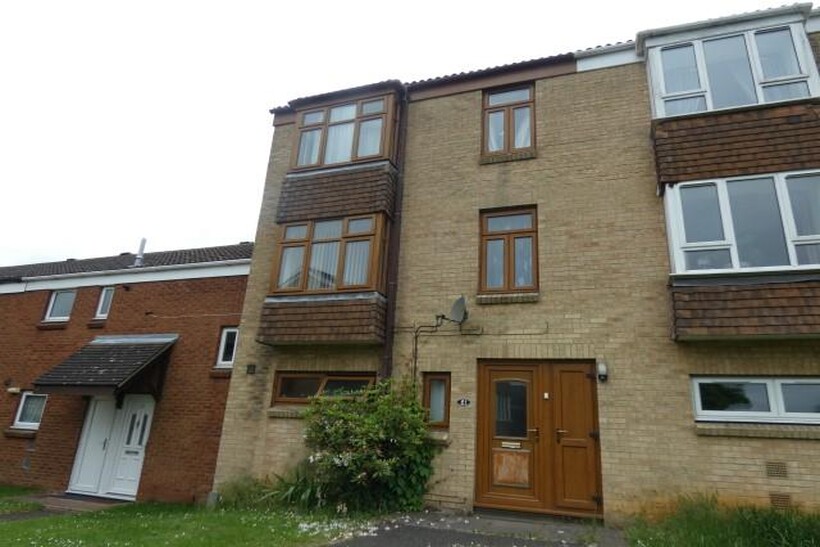 Snowbell Square, Northampton, NN3 1 bed in a house share to rent - £400 pcm (£92 pw)