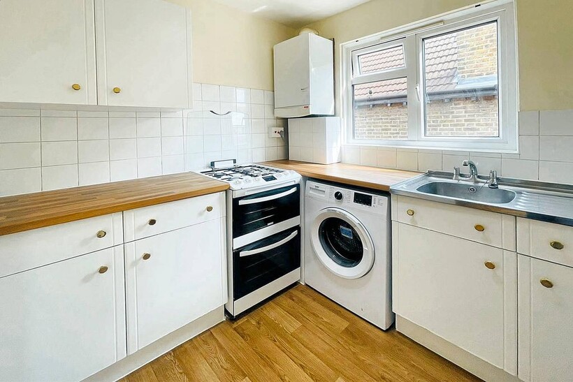 Willesden Lane, London NW2 1 bed flat to rent - £1,800 pcm (£415 pw)