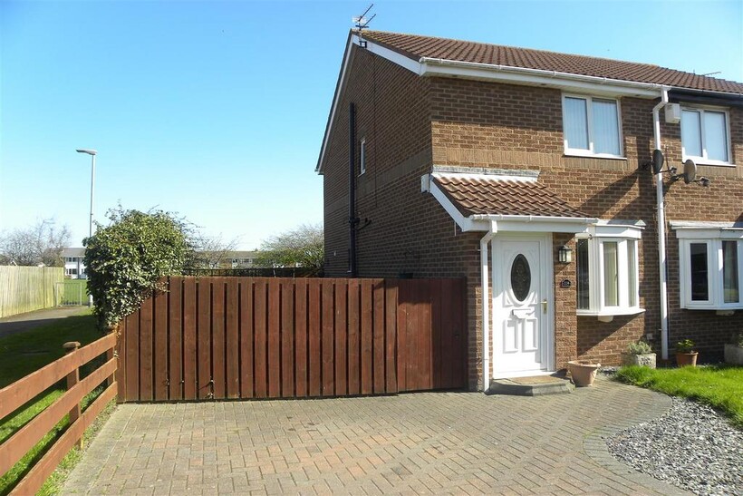 Linden Road, Seaton Delaval 2 bed semi-detached house to rent - £795 pcm (£183 pw)