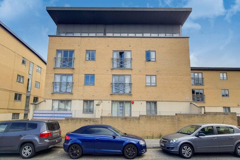 Sovereign Place, Harrow, HA1 1 bed flat to rent - £1,500 pcm (£346 pw)