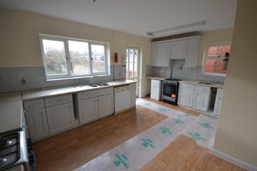 Stoughton Drive North, Leicester 6 bed detached house to rent - £368 pcm (£85 pw)